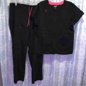 Scrub set in black